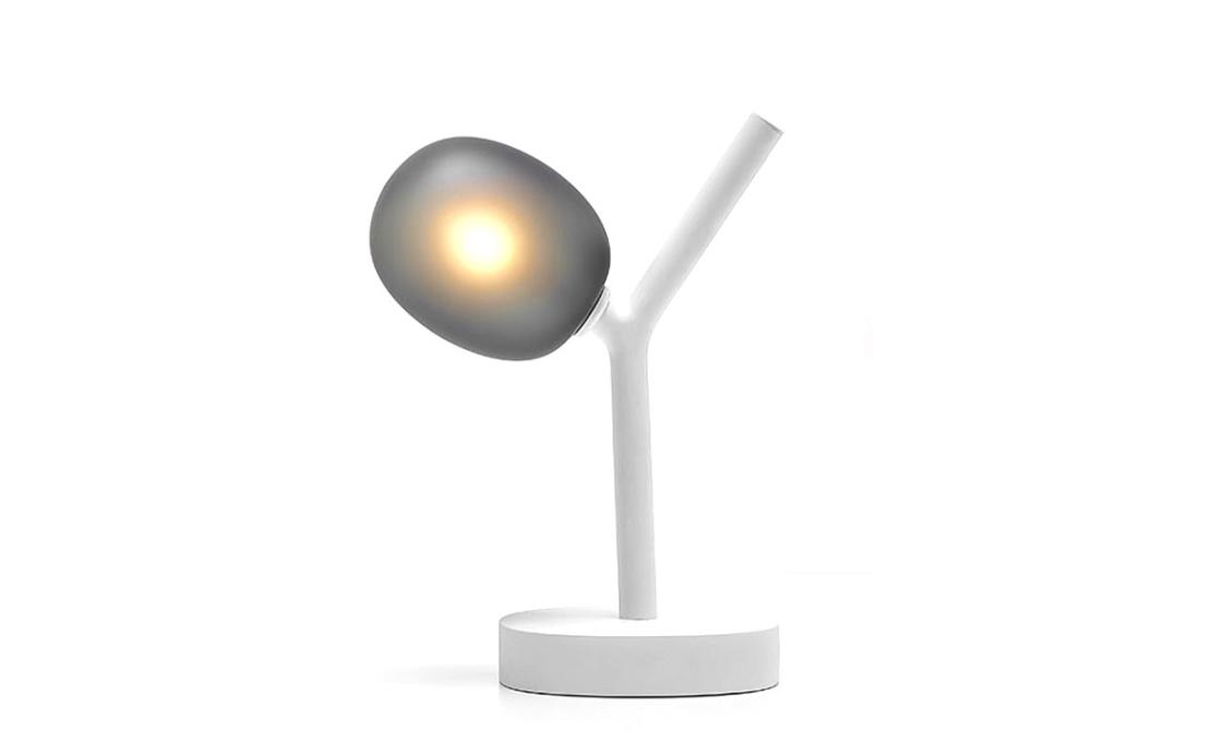 Настольная лампа модель Ivy Battery Table Lamp Portable от фабрики Brokis