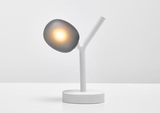 Настольная лампа модель Ivy Battery Table Lamp Portable от фабрики Brokis