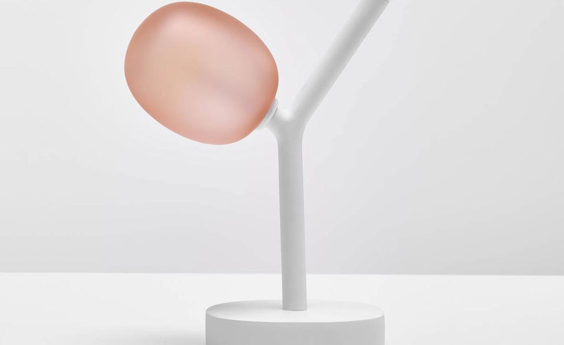Настольная лампа модель Ivy Battery Table Lamp Portable от фабрики Brokis