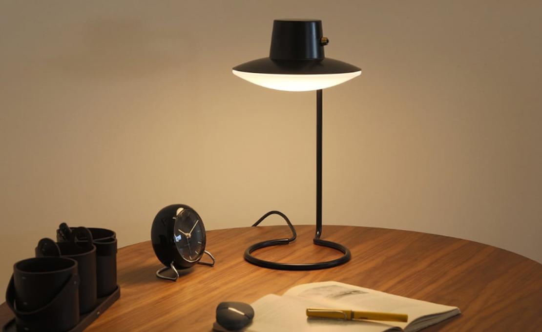 Настольная лампа модель AJ Oxford Table Lamp - Large от фабрики Louis Poulsen