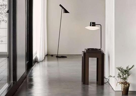 Настольная лампа модель AJ Oxford Table Lamp - Large от фабрики Louis Poulsen