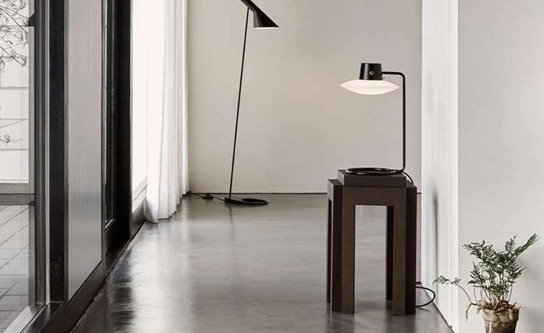 Настольная лампа модель AJ Oxford Table Lamp - Large от фабрики Louis Poulsen