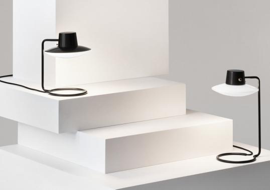 Настольная лампа модель AJ Oxford Table Lamp - Large от фабрики Louis Poulsen