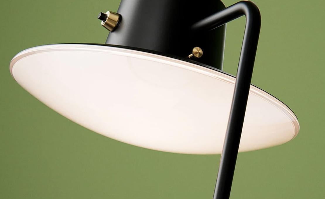 Настольная лампа модель AJ Oxford Table Lamp - Large от фабрики Louis Poulsen