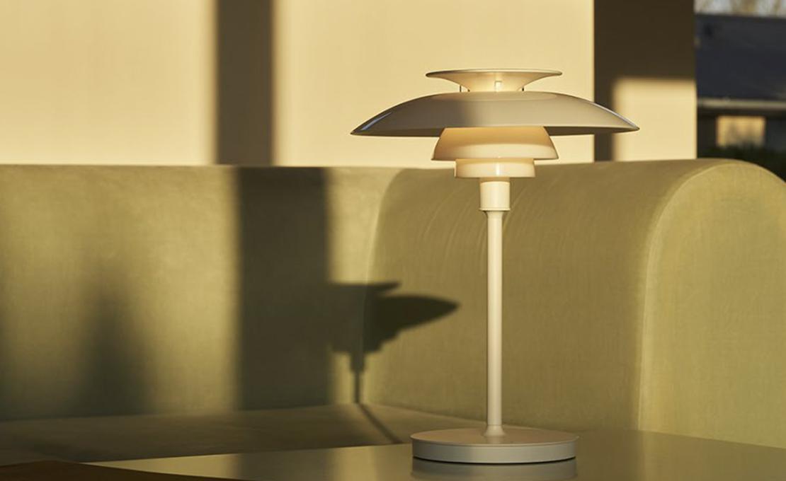 Настольная лампа модель PH 80 Portable Lamp от фабрики Louis Poulsen