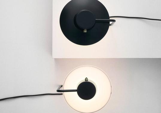 Настольная лампа модель AJ Oxford Table Lamp - Large от фабрики Louis Poulsen