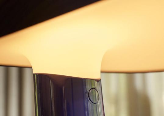 Настольная лампа модель Rumee Portable Table Lamp от фабрики Louis Poulsen