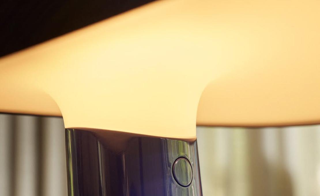 Настольная лампа модель Rumee Portable Table Lamp от фабрики Louis Poulsen