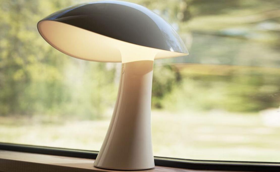 Настольная лампа модель Rumee Portable Table Lamp от фабрики Louis Poulsen