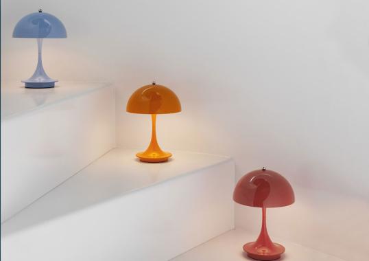 Настольная лампа модель Panthella V2 Portable Table Lamp от фабрики Louis Poulsen