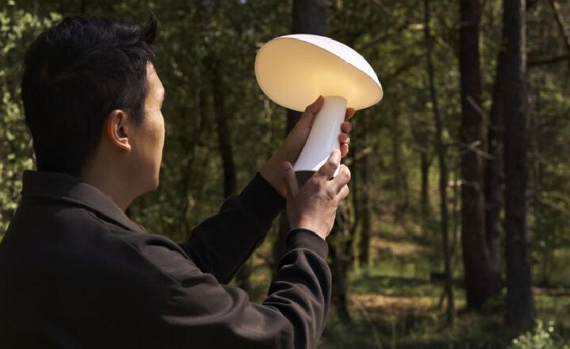 Настольная лампа модель Rumee Portable Table Lamp от фабрики Louis Poulsen