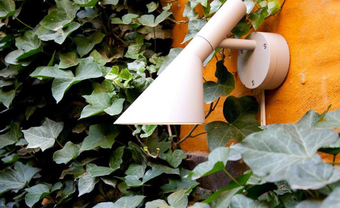 Бра модель Aj Lampada da Parete - Outdoor от фабрики Louis Poulsen