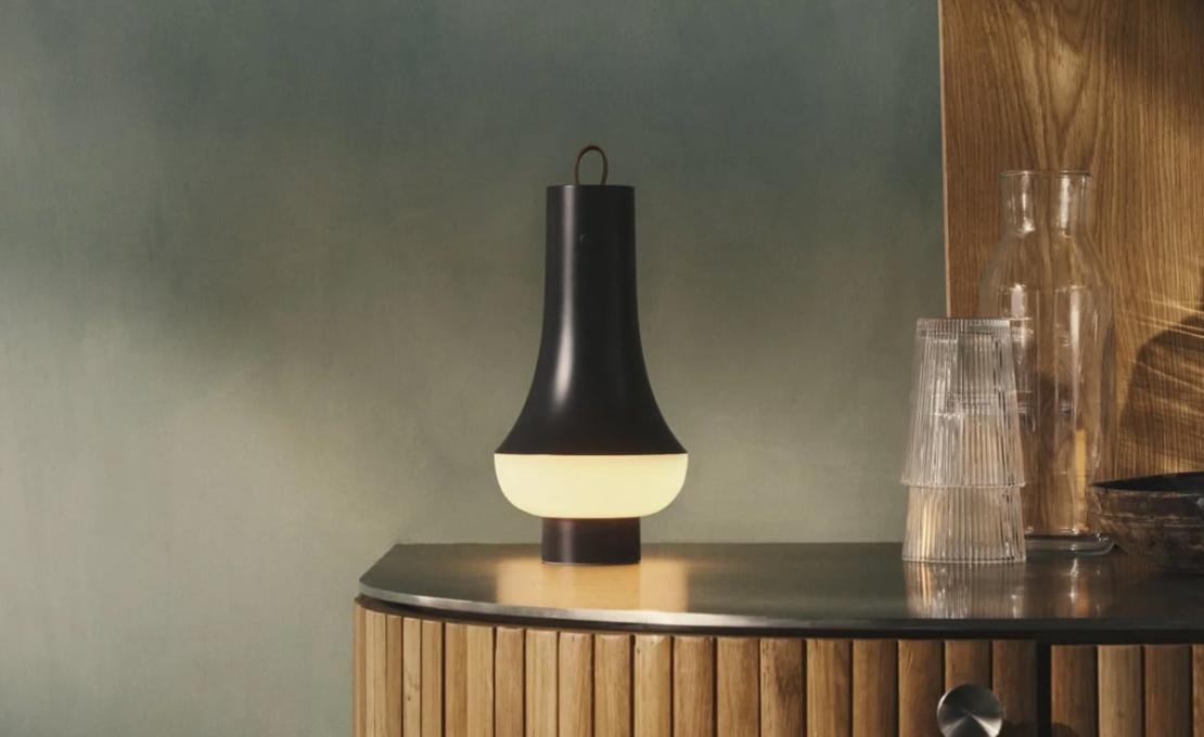 Настольная лампа модель Tomoshi Portable Lamp от фабрики Louis Poulsen
