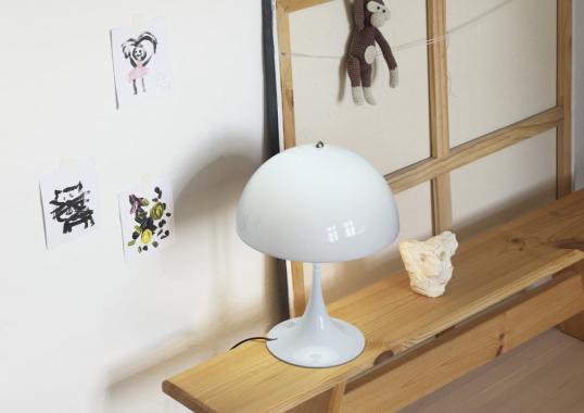 Настольная лампа модель Panthella Mini Lampada da Tavolo от фабрики Louis Poulsen