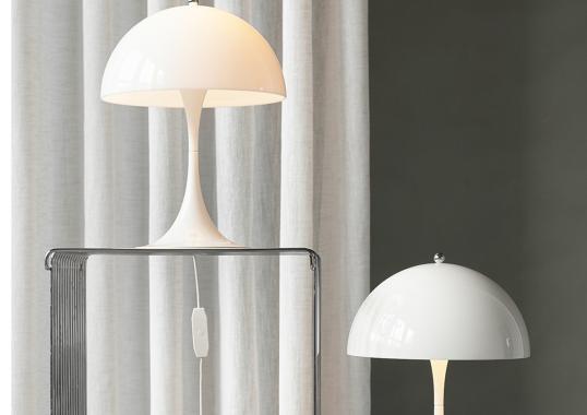 Настольная лампа модель Panthella Mini Lampada da Tavolo от фабрики Louis Poulsen