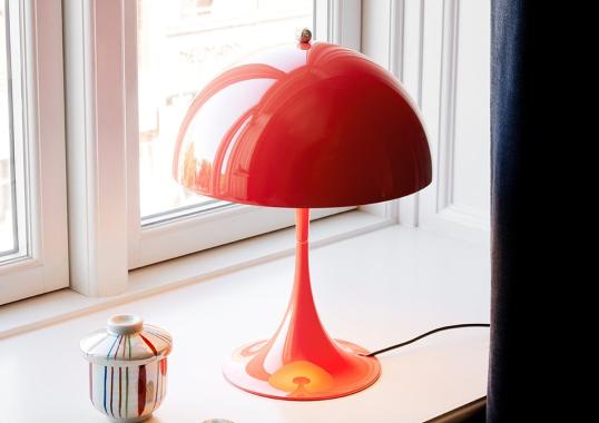 Настольная лампа модель Panthella Mini Lampada da Tavolo от фабрики Louis Poulsen