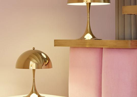 Настольная лампа модель Panthella Mini Lampada da Tavolo от фабрики Louis Poulsen