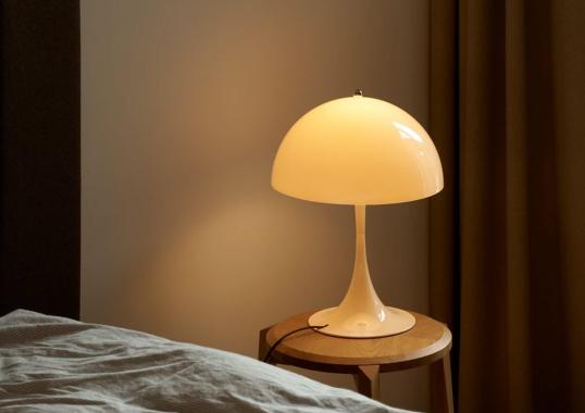 Настольная лампа модель Panthella 320 V2 - Table Lamp от фабрики Louis Poulsen