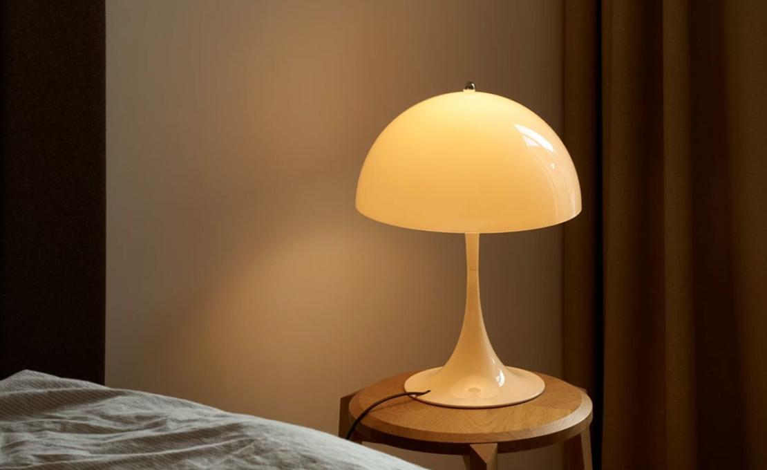 Настольная лампа модель Panthella 320 V2 - Table Lamp от фабрики Louis Poulsen