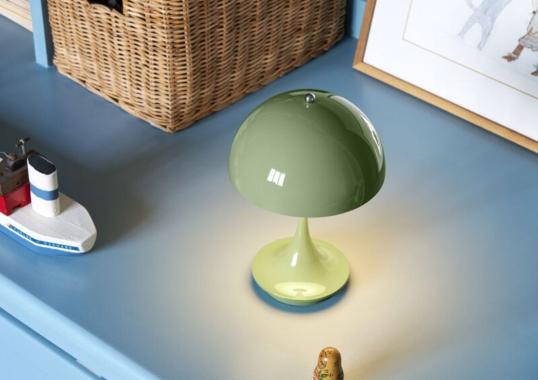 Настольная лампа модель Panthella 160 V3 - Portable Lamp от фабрики Louis Poulsen