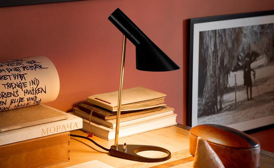 Настольная лампа модель AJ Mini Table Lamp Color Edition от фабрики Louis Poulsen