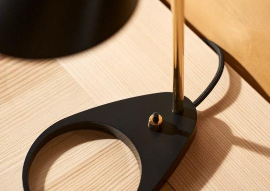 Настольная лампа модель AJ Mini Table Lamp Color Edition от фабрики Louis Poulsen