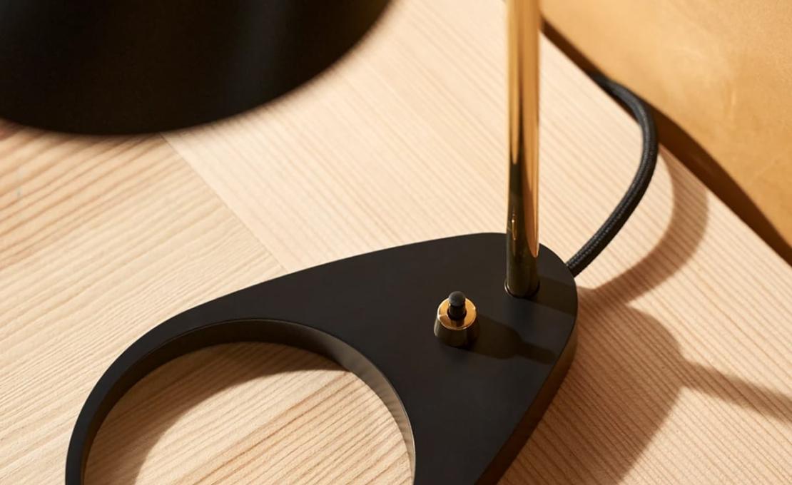 Настольная лампа модель AJ Mini Table Lamp Color Edition от фабрики Louis Poulsen