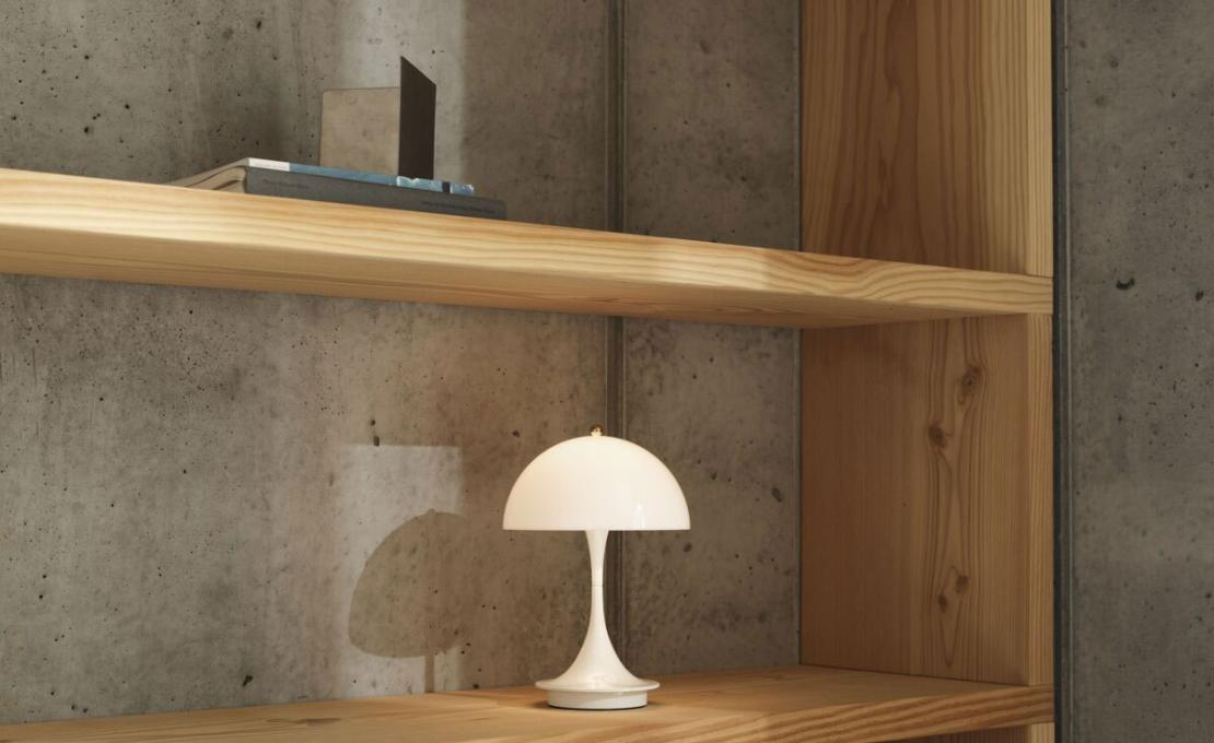 Настольная лампа модель Panthella 160 V3 - Portable Lamp от фабрики Louis Poulsen