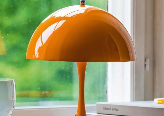 Настольная лампа модель Panthella Mini Lampada da Tavolo от фабрики Louis Poulsen