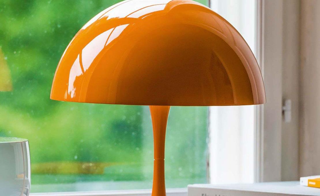 Настольная лампа модель Panthella Mini Lampada da Tavolo от фабрики Louis Poulsen