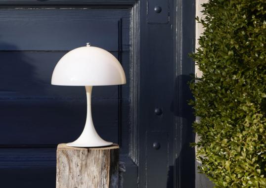 Настольная лампа модель Panthella 250 Table Lamp - Portable от фабрики Louis Poulsen