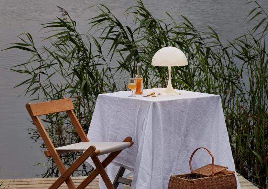 Настольная лампа модель Panthella 250 Table Lamp - Portable от фабрики Louis Poulsen