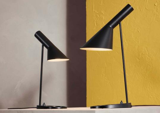 Настольная лампа модель AJ Mini Table Lamp Color Edition от фабрики Louis Poulsen