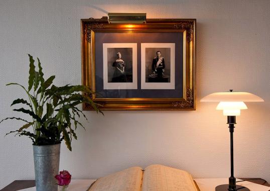 Настольная лампа модель PH 3/2 Lampada da Tavolo от фабрики Louis Poulsen
