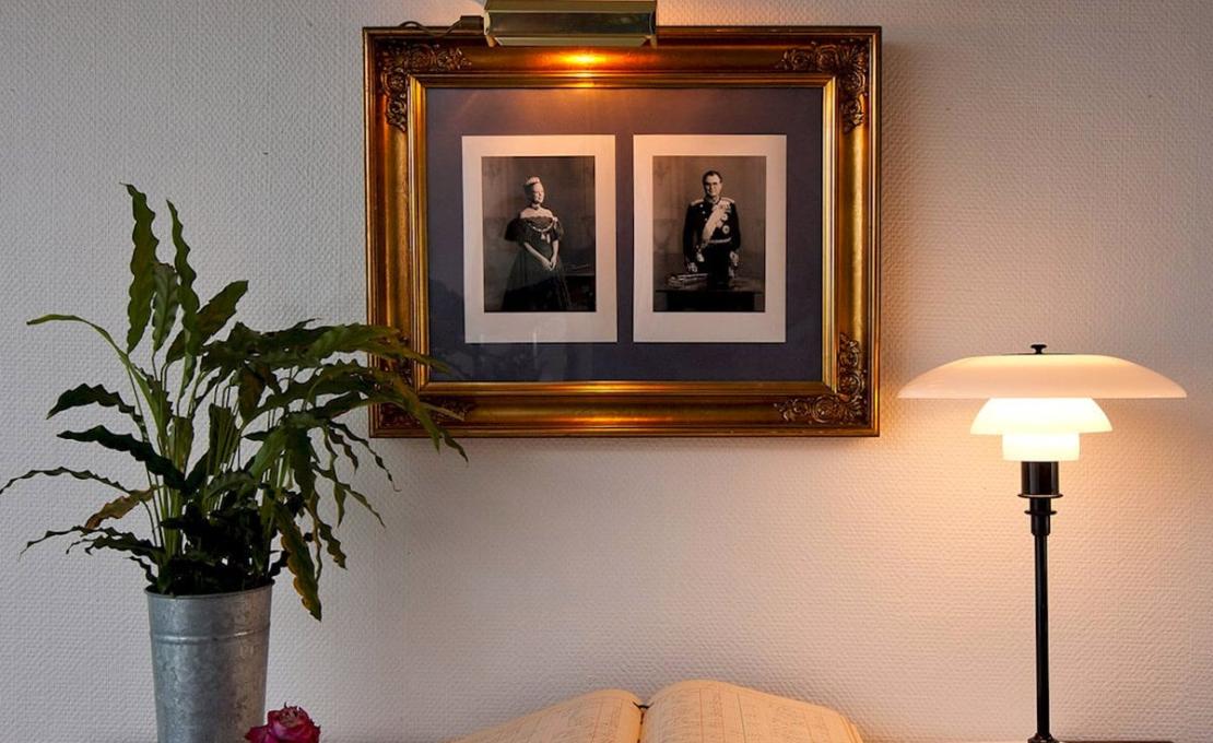 Настольная лампа модель PH 3/2 Lampada da Tavolo от фабрики Louis Poulsen