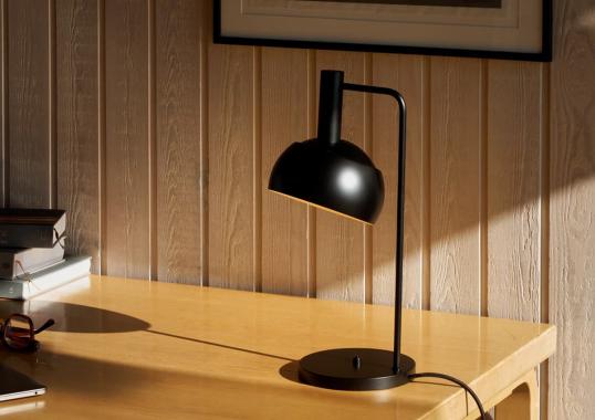 Настольная лампа модель FJ Elements Table Lamp от фабрики Louis Poulsen