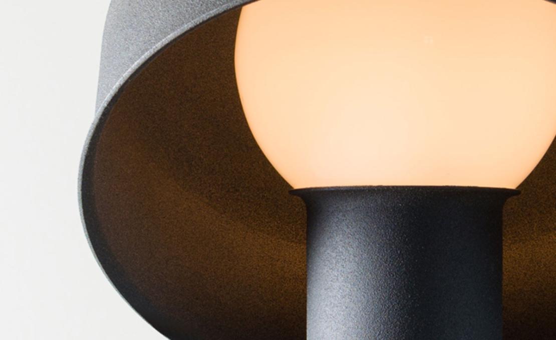 Настольная лампа модель Pivot Table Lamp от фабрики A-N-D