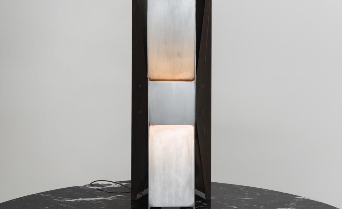 Настольная лампа модель Vector Table Lamp от фабрики A-N-D