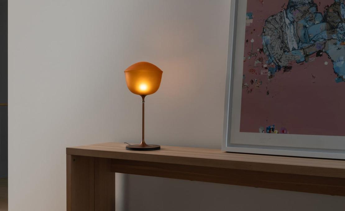 Настольная лампа модель Contour — T Table Lamp от фабрики A-N-D