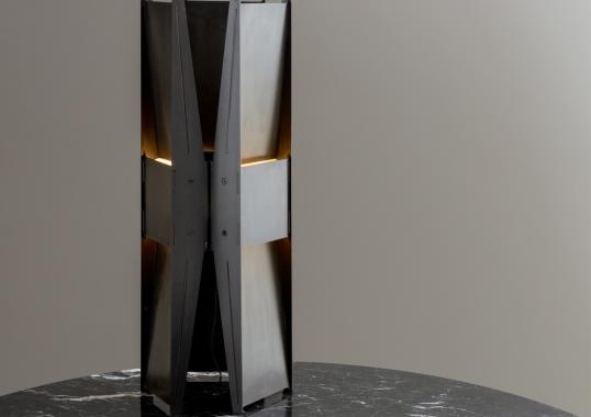 Настольная лампа модель Vector Table Lamp от фабрики A-N-D