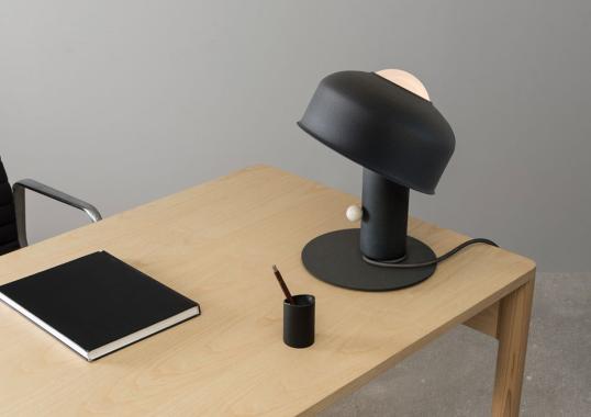 Настольная лампа модель Pivot Table Lamp от фабрики A-N-D