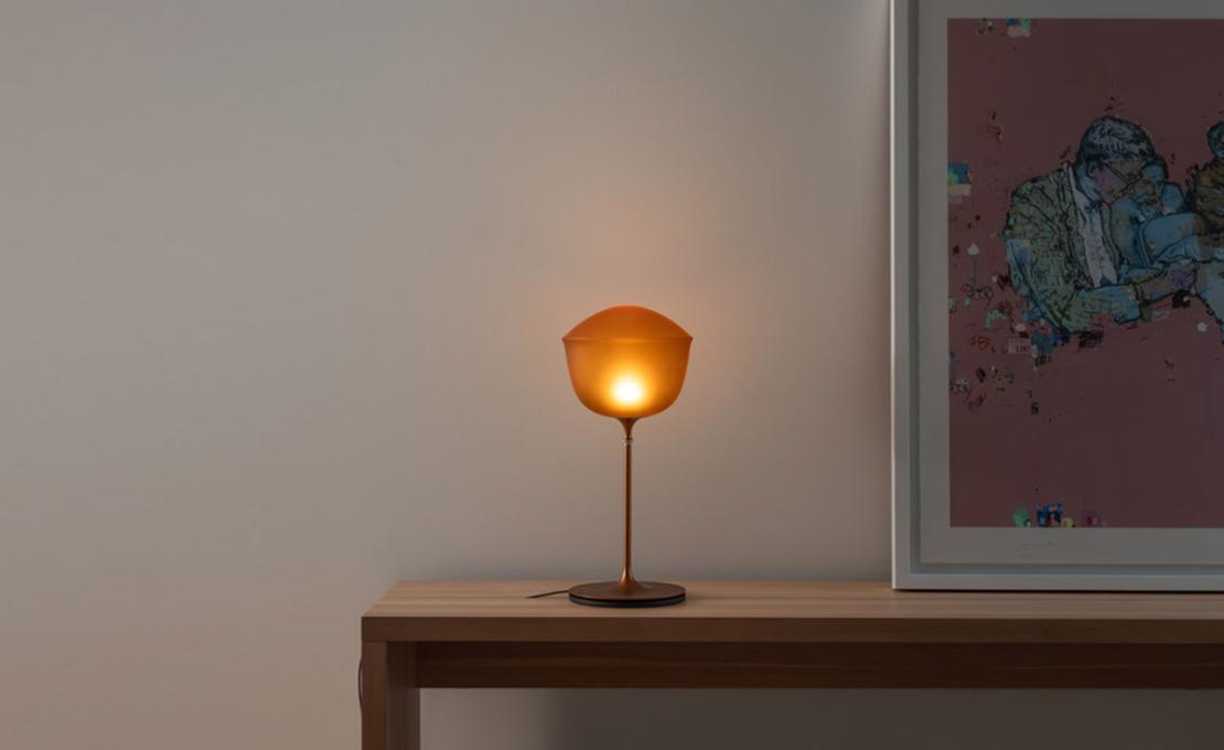 Настольная лампа модель Contour — T Table Lamp от фабрики A-N-D