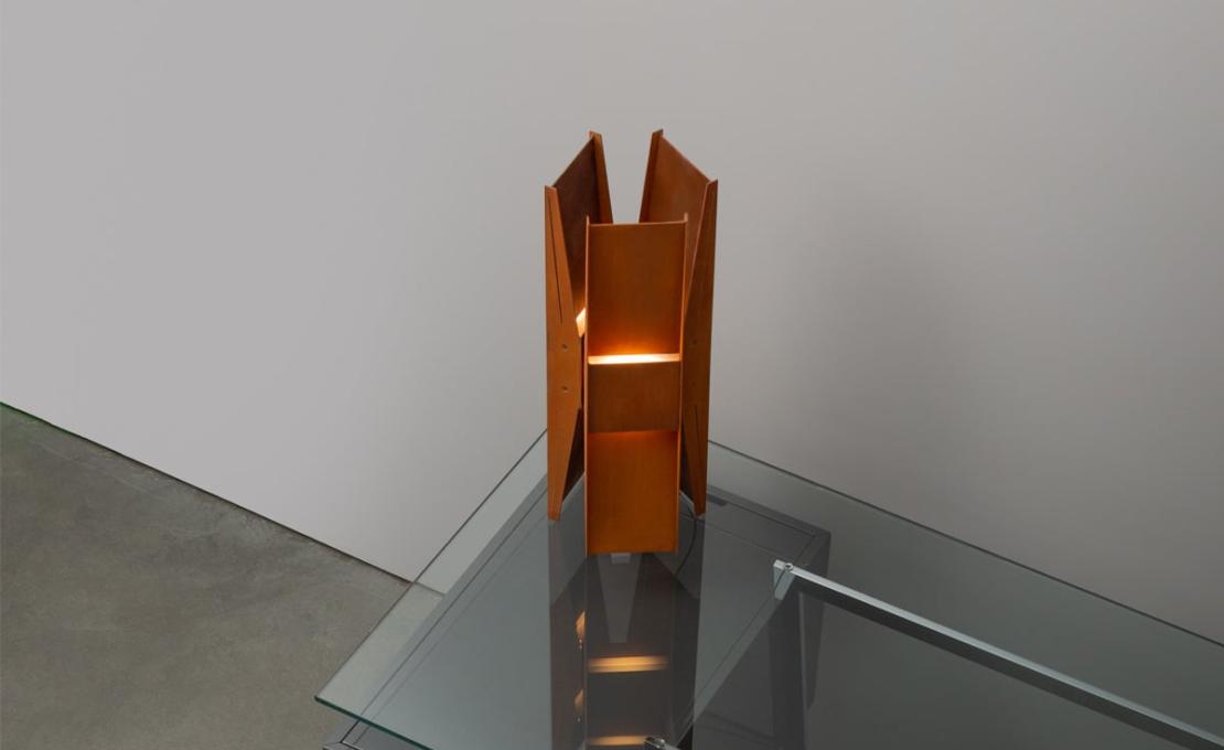 Настольная лампа модель Vector Table Lamp от фабрики A-N-D