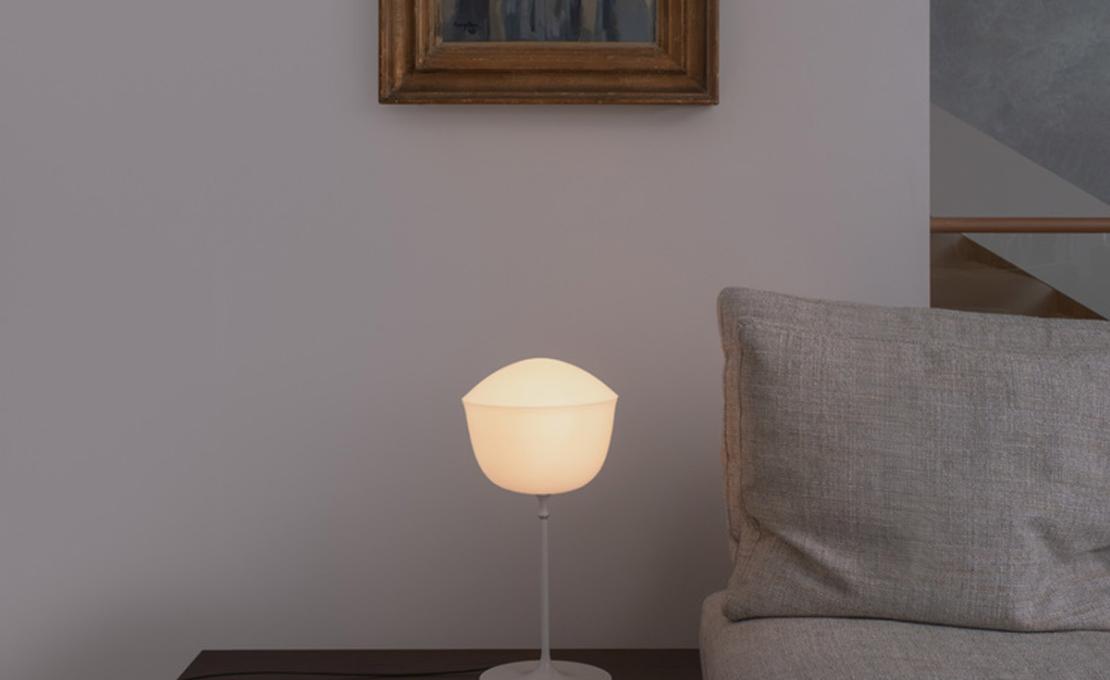 Настольная лампа модель Contour — T Table Lamp от фабрики A-N-D