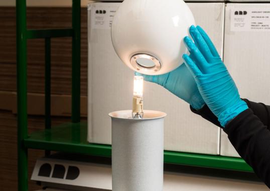 Настольная лампа модель Pivot Table Lamp от фабрики A-N-D