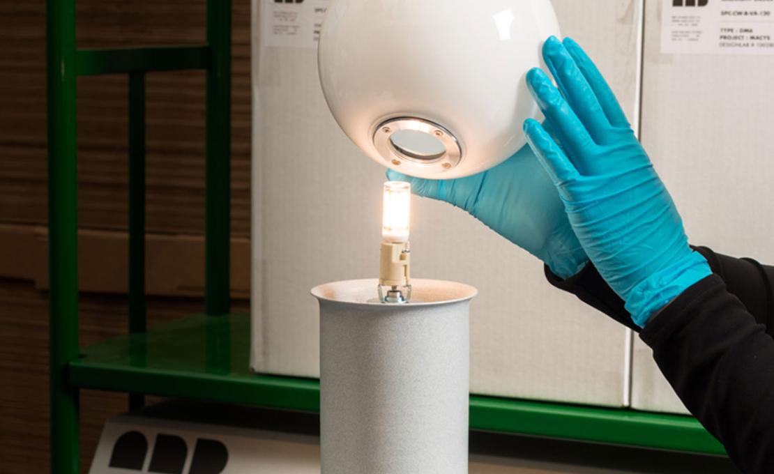 Настольная лампа модель Pivot Table Lamp от фабрики A-N-D