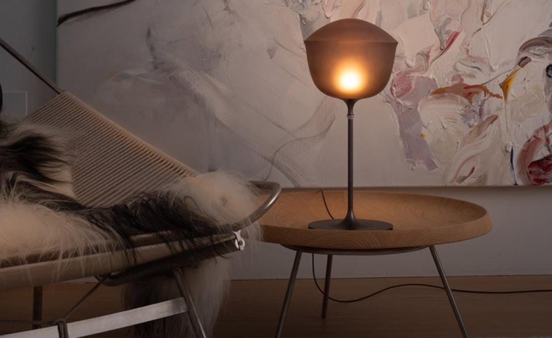 Настольная лампа модель Contour — T Table Lamp от фабрики A-N-D