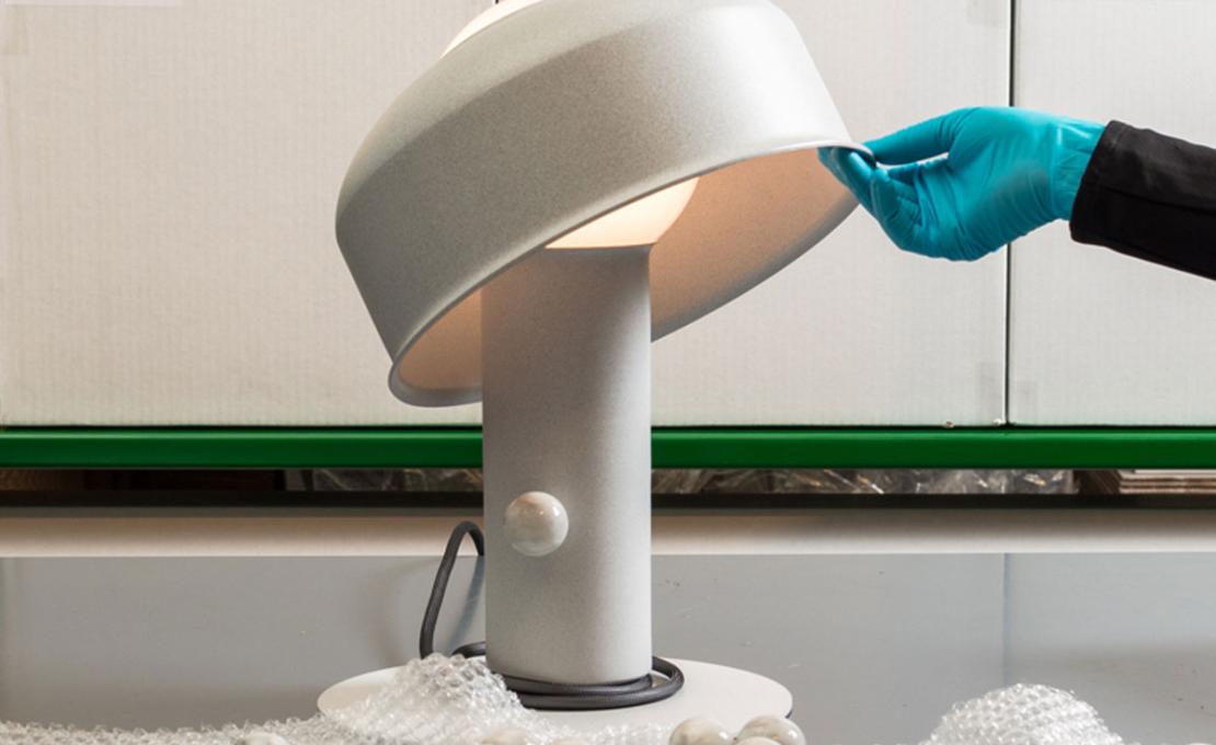 Настольная лампа модель Pivot Table Lamp от фабрики A-N-D
