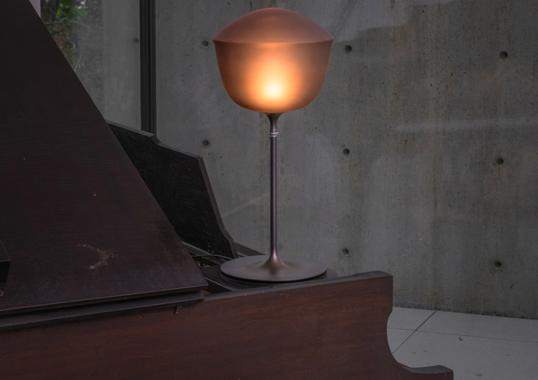 Настольная лампа модель Contour — T Table Lamp от фабрики A-N-D