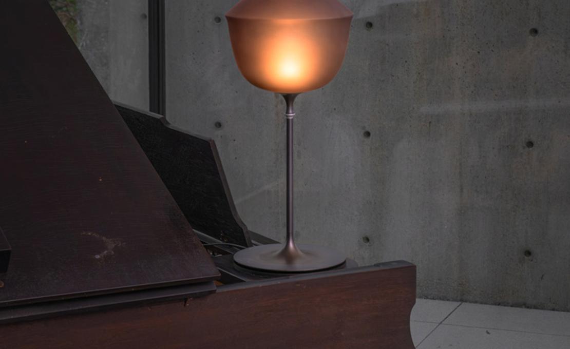 Настольная лампа модель Contour — T Table Lamp от фабрики A-N-D